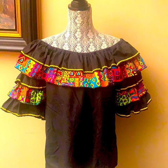 Bundle of 2 High fashion off shoulder top and colorful
skirt - Picture 2 of 9